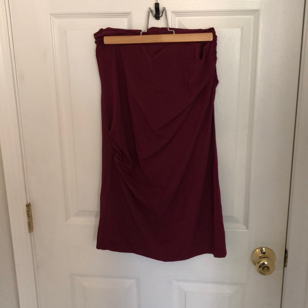 Tight skirt with cinched sides
